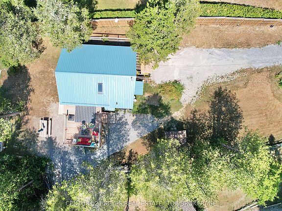 3rd image of 910 Hummingbird Ln