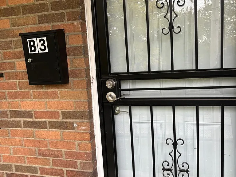 879 E Mound St — Photo 7