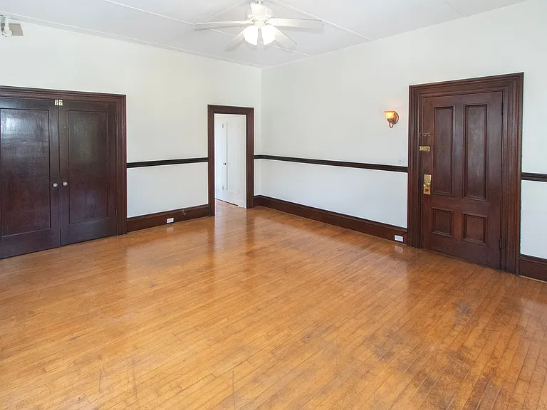 438 State St — Photo 23