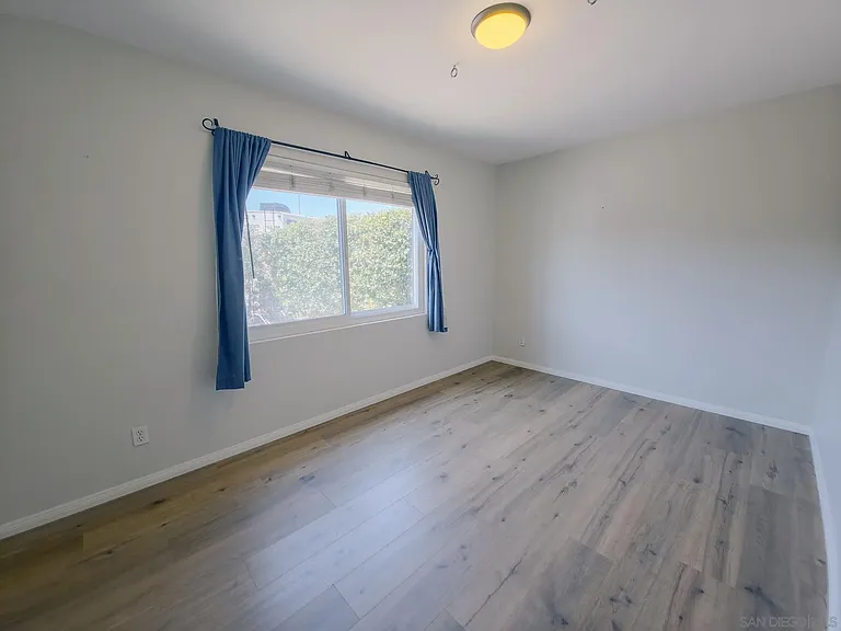 4635 Virginia Ave — Photo 14