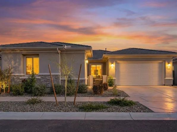 866 W Flatiron Trl, Apache Junction, AZ