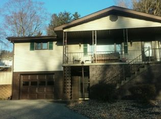 612 Jeanette Ave, Martins Ferry, OH