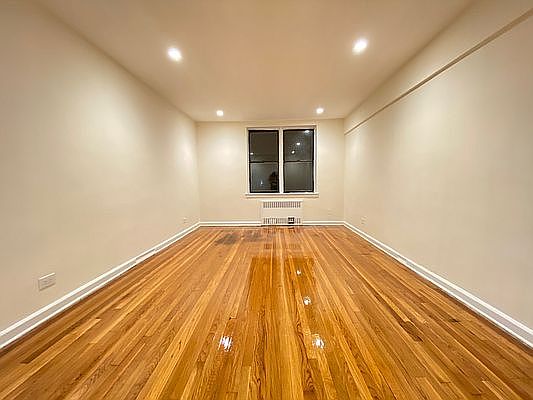1st image of 140-55 Burden Cres #4E