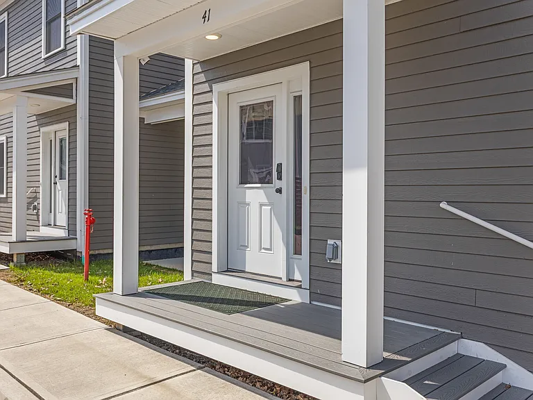 41 Gardner Ln — Photo 3