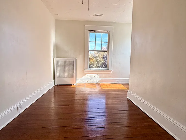 2312 Hawthorne Ave — Photo 17