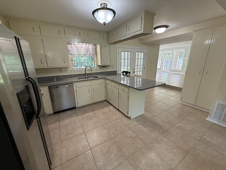 3512 Shadowwood Ct — Photo 8