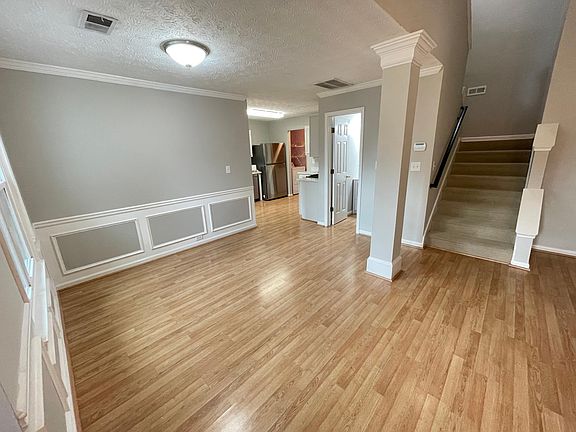4th image of 1185 Birchwood Ln