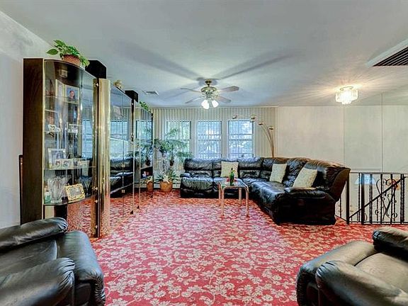 4th image of 1800 Park Ave