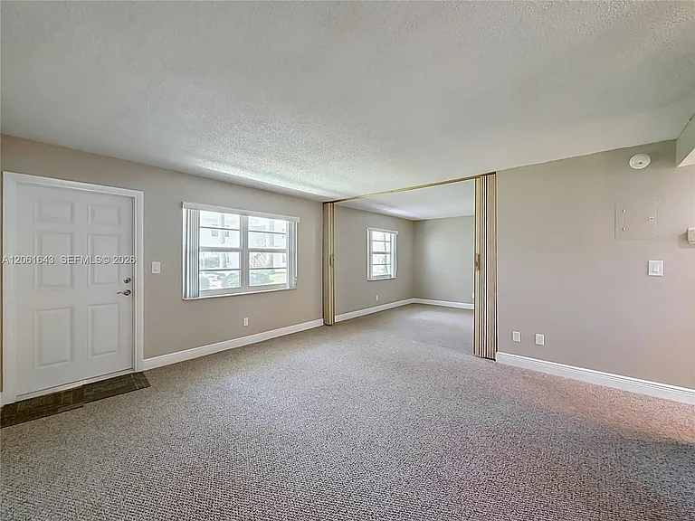 6211 SW 37th St #108 — Photo 11