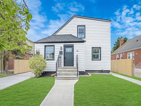 37 Liberty Avenue, Mineola, NY 11501