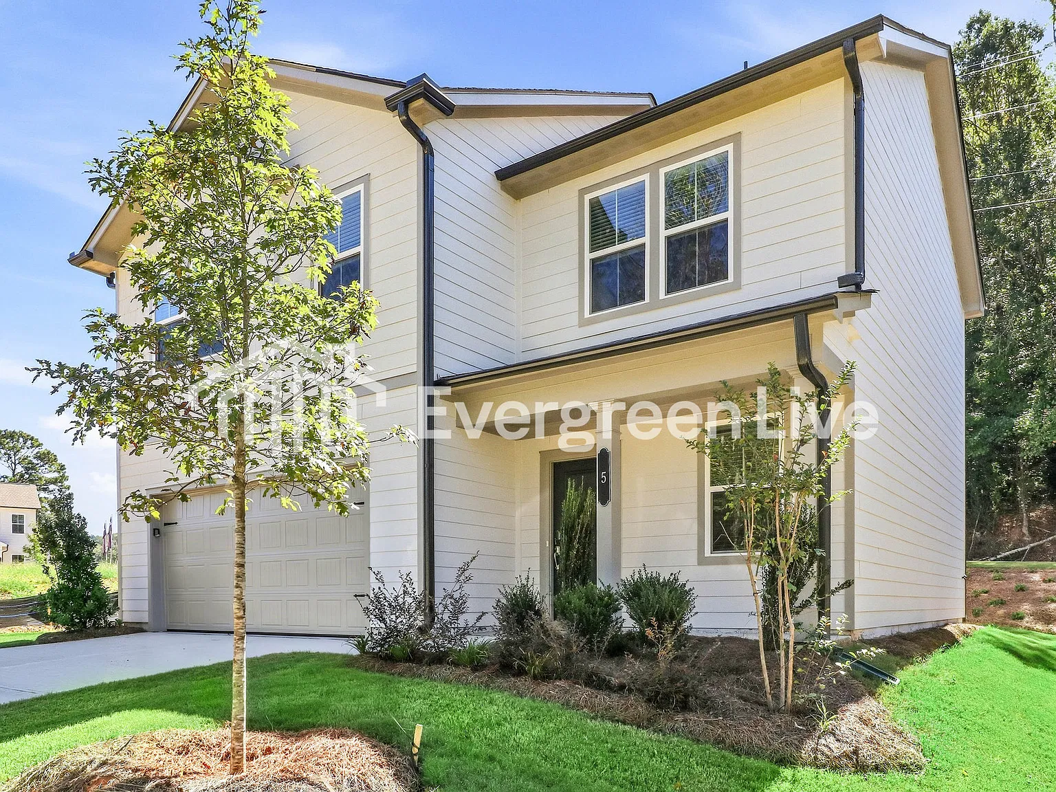 4 bed, 2.5 bath, 1809 sqft, $2,085 — Photo 2
