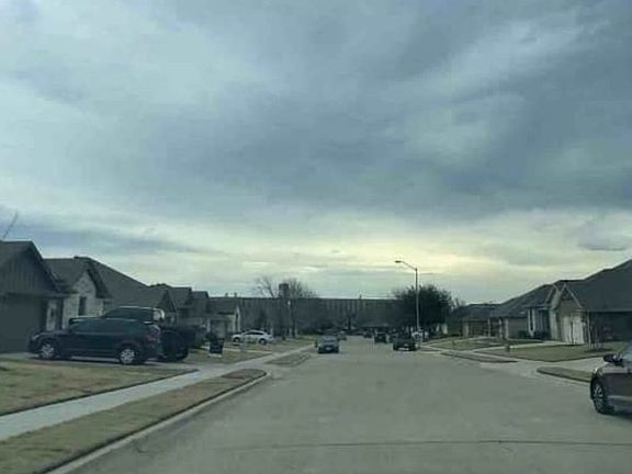 Exterior Neighborhood (street photo)