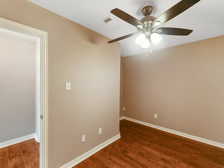1029 Sycamore St — Photo 20