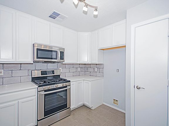 5th image of 3030 W Lucia Dr