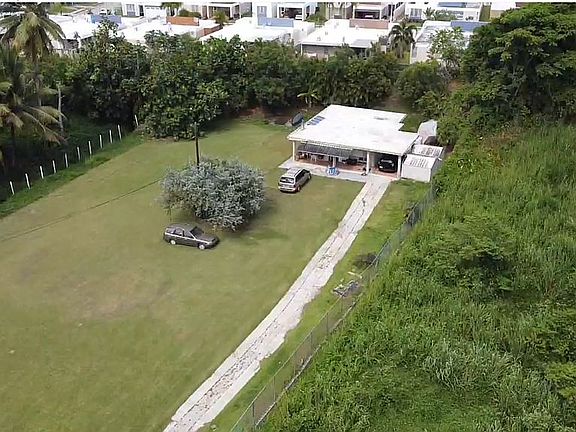 3rd image of Calle 3 Colinas Del Luquillo #113