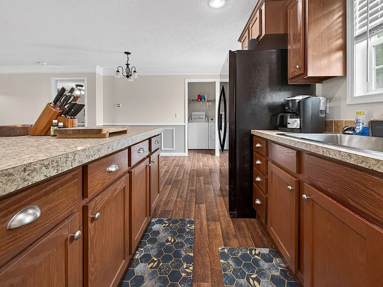 1053 Pitchkettle Rd — Photo 25