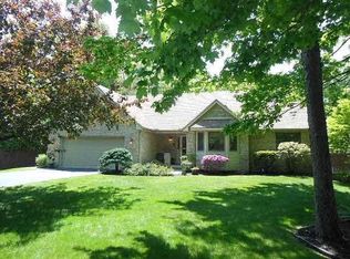 3675 Chamberlain Dr, Lambertville, MI 48144