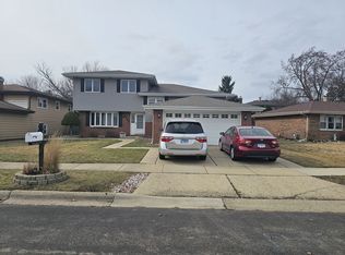 950 Dearborn Cir #3, Carol Stream, IL 60188