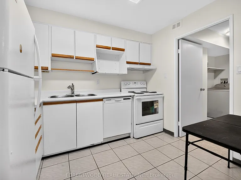 1300 Mississauga Valley Blvd #1108 — Photo 13