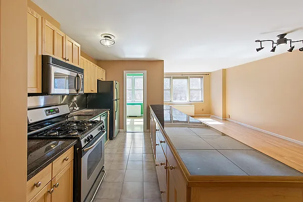 Rented by CORE | media 18