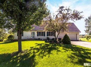 512 E Main St, Elmwood, IL 61529