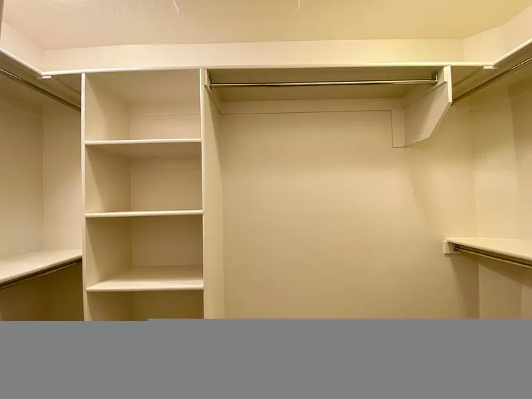 3-sided Walk-in Closet