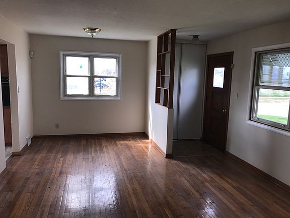 4th image of 4531 W 152nd St