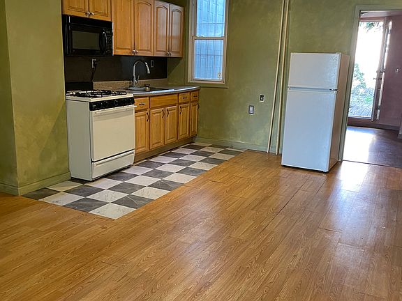 4th image of 797 Meeker Ave #1