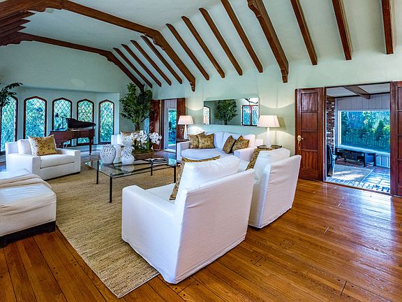 Living Room (Angle 2)
