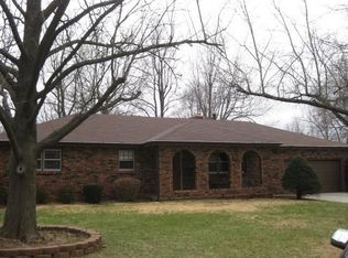1221 S Arcadia Ave, Springfield, MO 65804