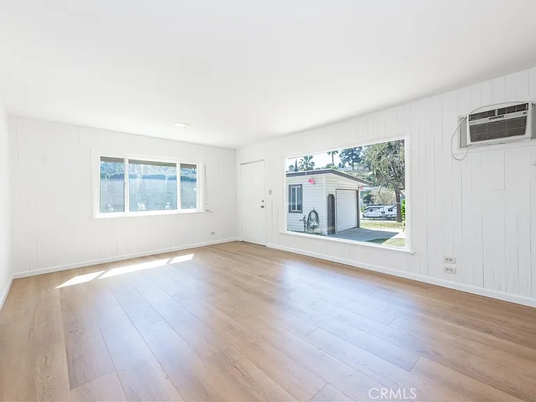 3757 York Blvd — Photo 4