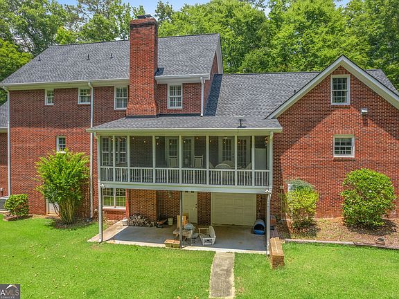 4th image of 165 River Cove Rdg