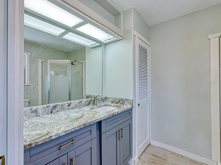 4212 3rd Ave NE — Photo 38