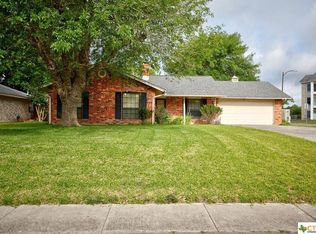 104 Oldtowne Rd, Seguin, TX 78155