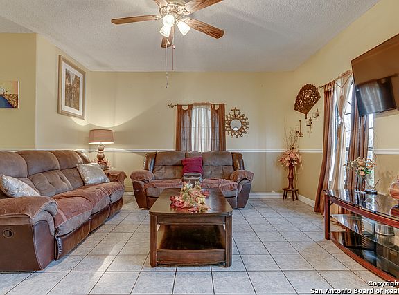 3rd image of 2218 Perez St