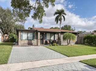 9465 SW 52nd Pl, Cooper City, FL 33328