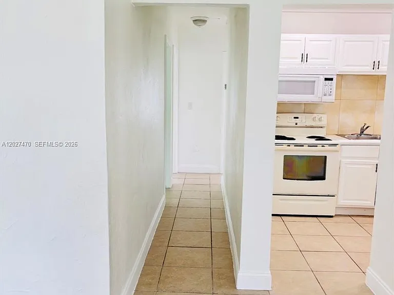14400 Polk St — Photo 5
