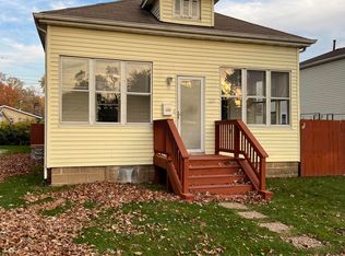 223 S 8th St, Chesterton, IN 46304