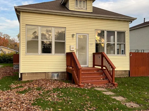 223 S 8th St, Chesterton, IN 46304