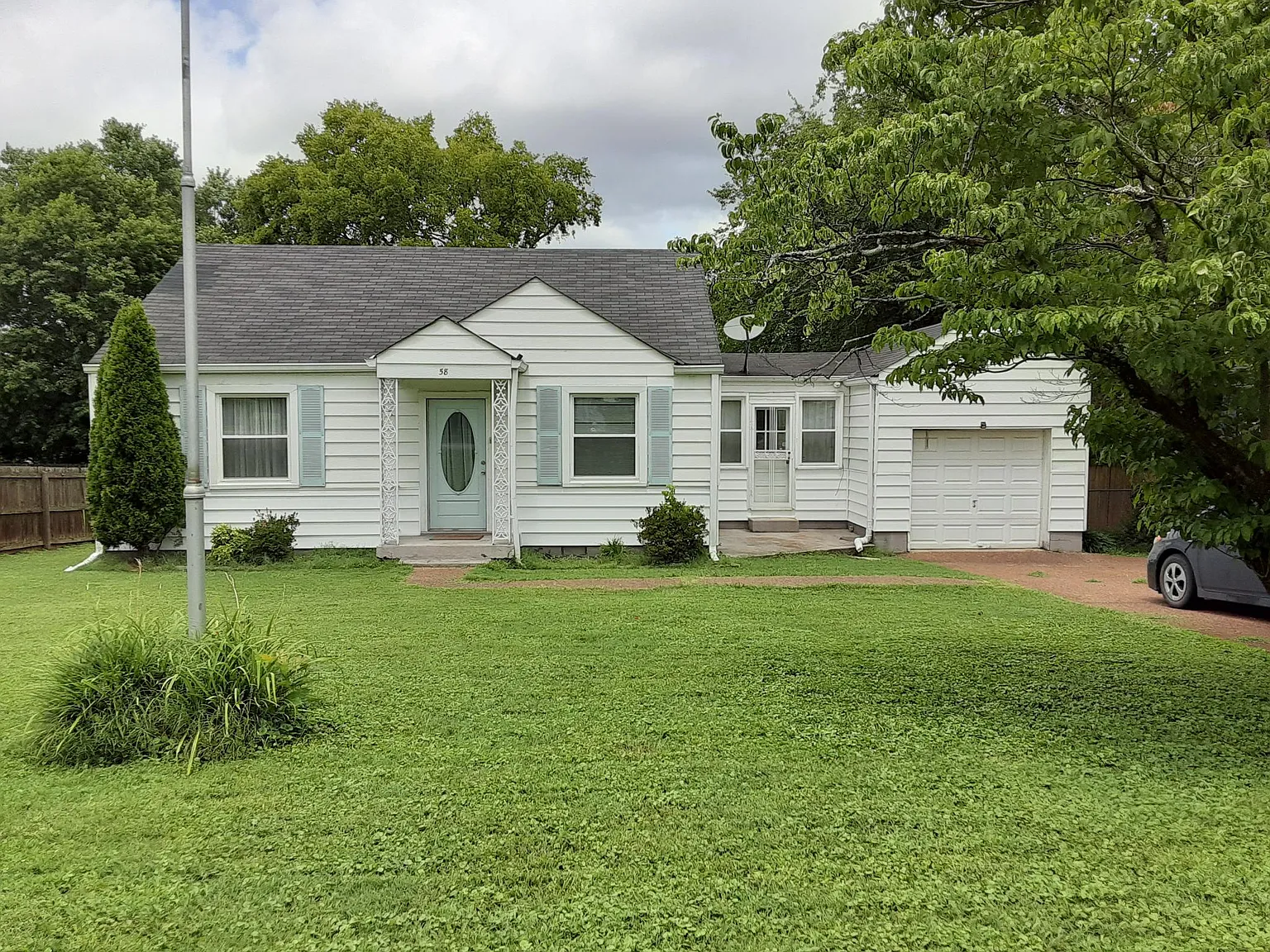4 bed, 2076 sqft, $2,350 — Photo 1