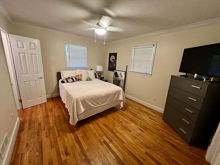 3641 Foxhall Rd — Photo 9