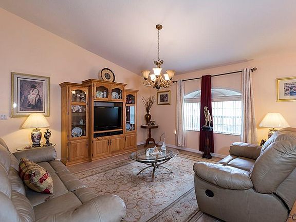 2nd image of 11 Prince Patric Ln