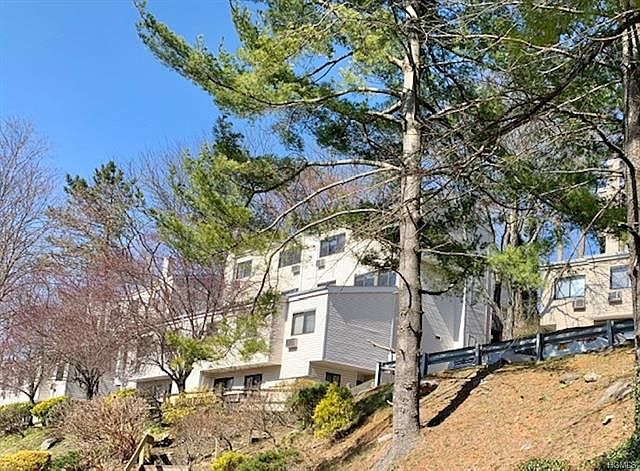 1st image of 31 Hillside Ter APT B