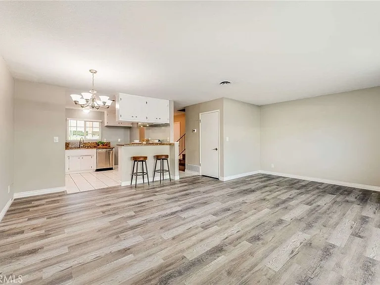 623 E Matchwood Pl — Photo 9