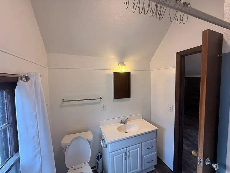 720 S Park St #4 — Photo 4
