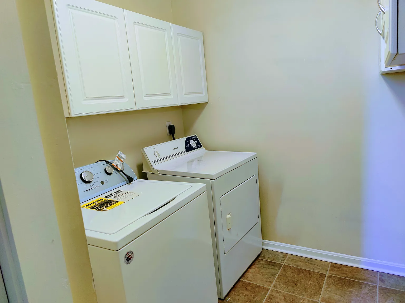 4 bed, 2156 sqft, $2,650 — Photo 4
