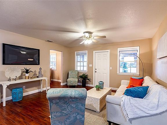 4th image of 3614 Anderson Ave