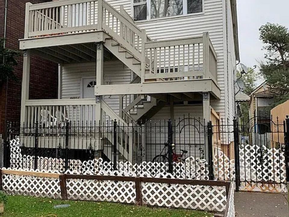 1st image of 8821 S Escanaba Ave #2