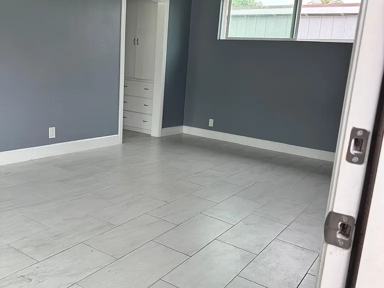 4219 1/4 Menlo Ave #4219.25 — Photo 16