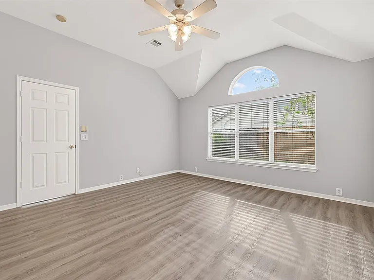 3135 Silver Cedar Trl — Photo 35